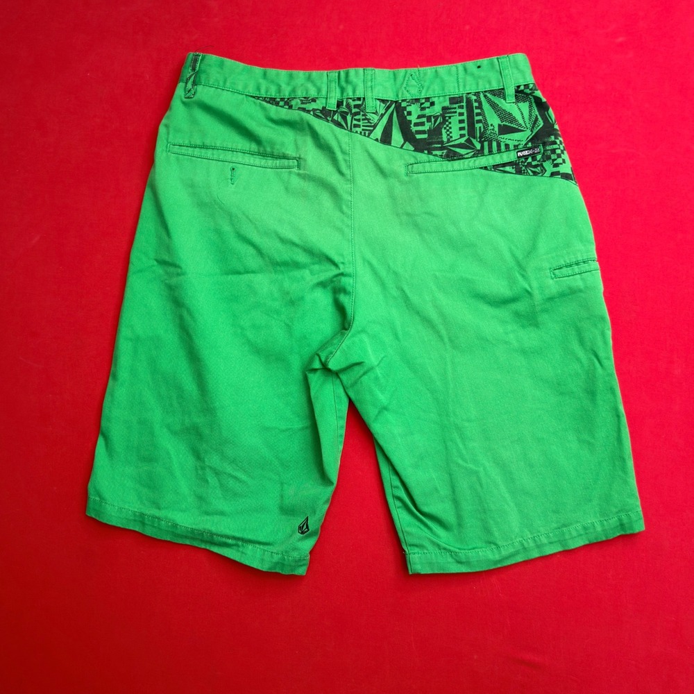 VTG Y2K Skate Volcom Mens Green Graphic Asymmetric Yoke Skate Chino Shorts 34